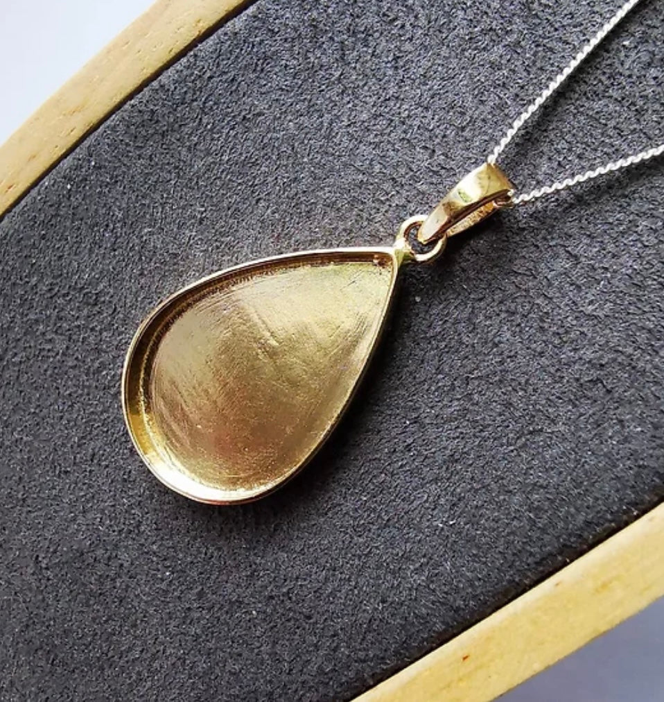 9K Gold Pear Pendant