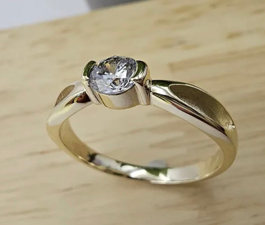 9K Gold Solitaire Crystal Ring