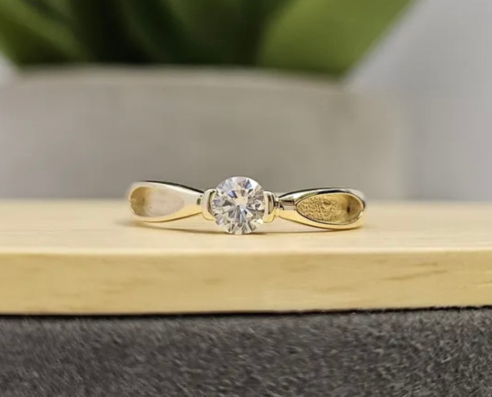 9K Gold Solitaire Crystal Ring